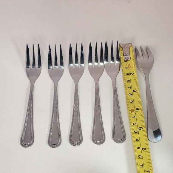 Vintage Cutlery Dessert Fork Set – Stainless Steel, Boxed, 5.5” - Picture 5 of 9